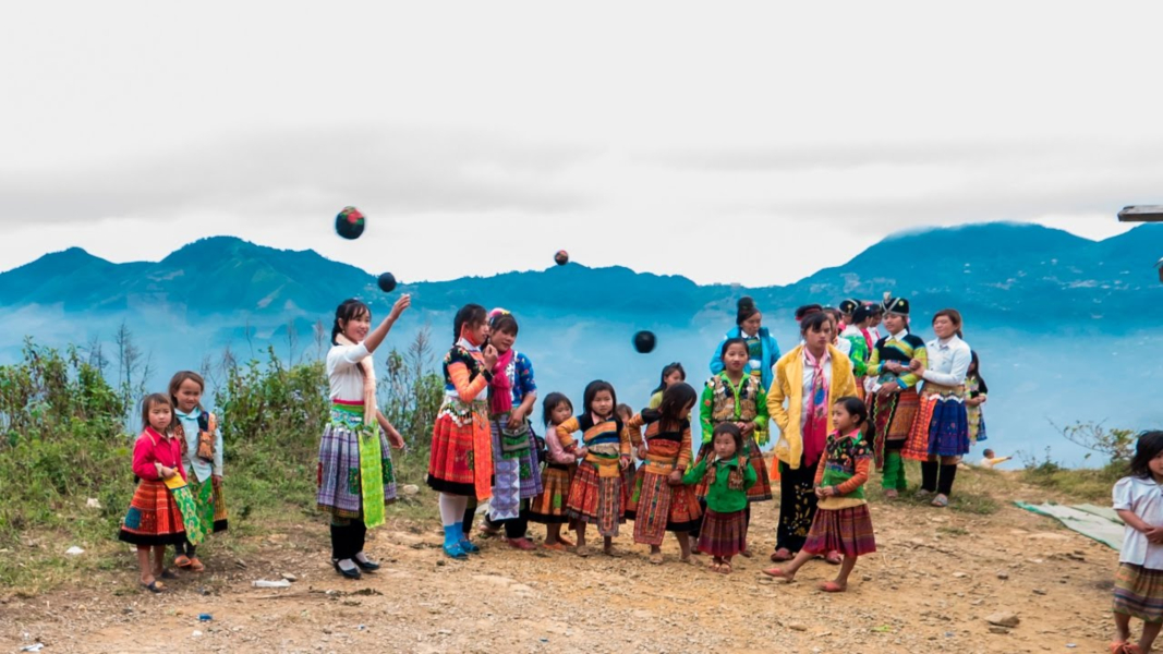 Se lanh dệt vải - nét đẹp của phụ nữ dân tộc HMông